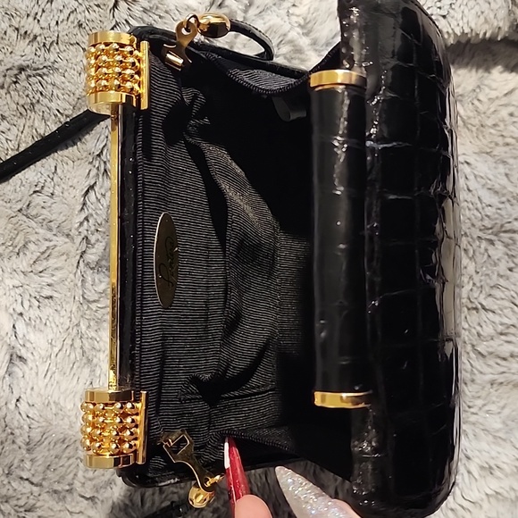 VINTAGE PANTERA BLACK PATENT LEATHER CLUTCH WITH GOLD HARDWARE - Picture 5 of 15